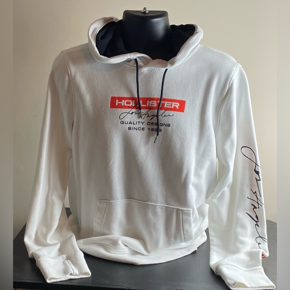 Hollister Men’s hoodie size Medium
